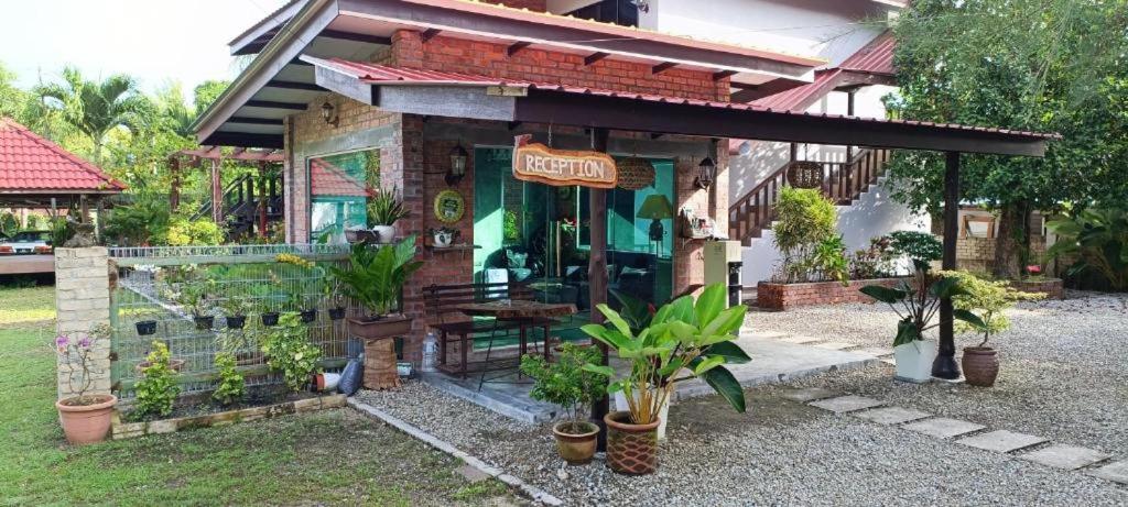 Red Coral Cottage Langkawi Extérieur photo